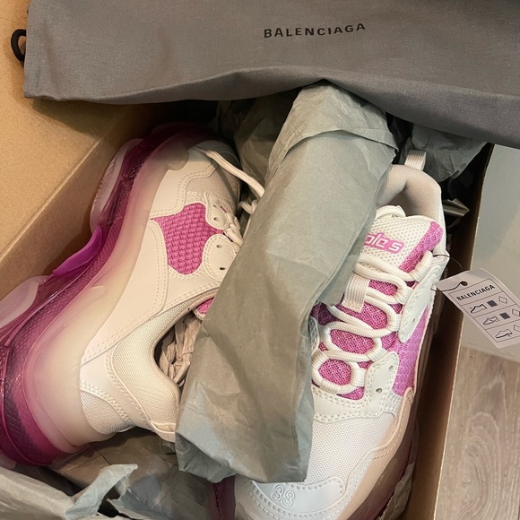 Brandnew Balenciaga Triple S Sneakers - Picture 7 of 7